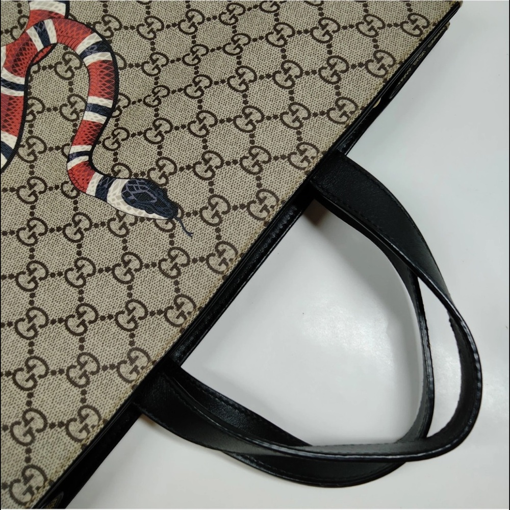 GUCCI snake Monogram tote w/shoulder strap Like New coated canvas